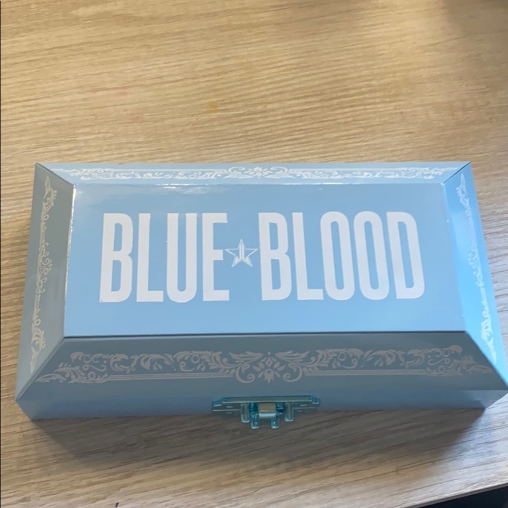 Jeffree star cosmetic blue blood eyeshadow palette